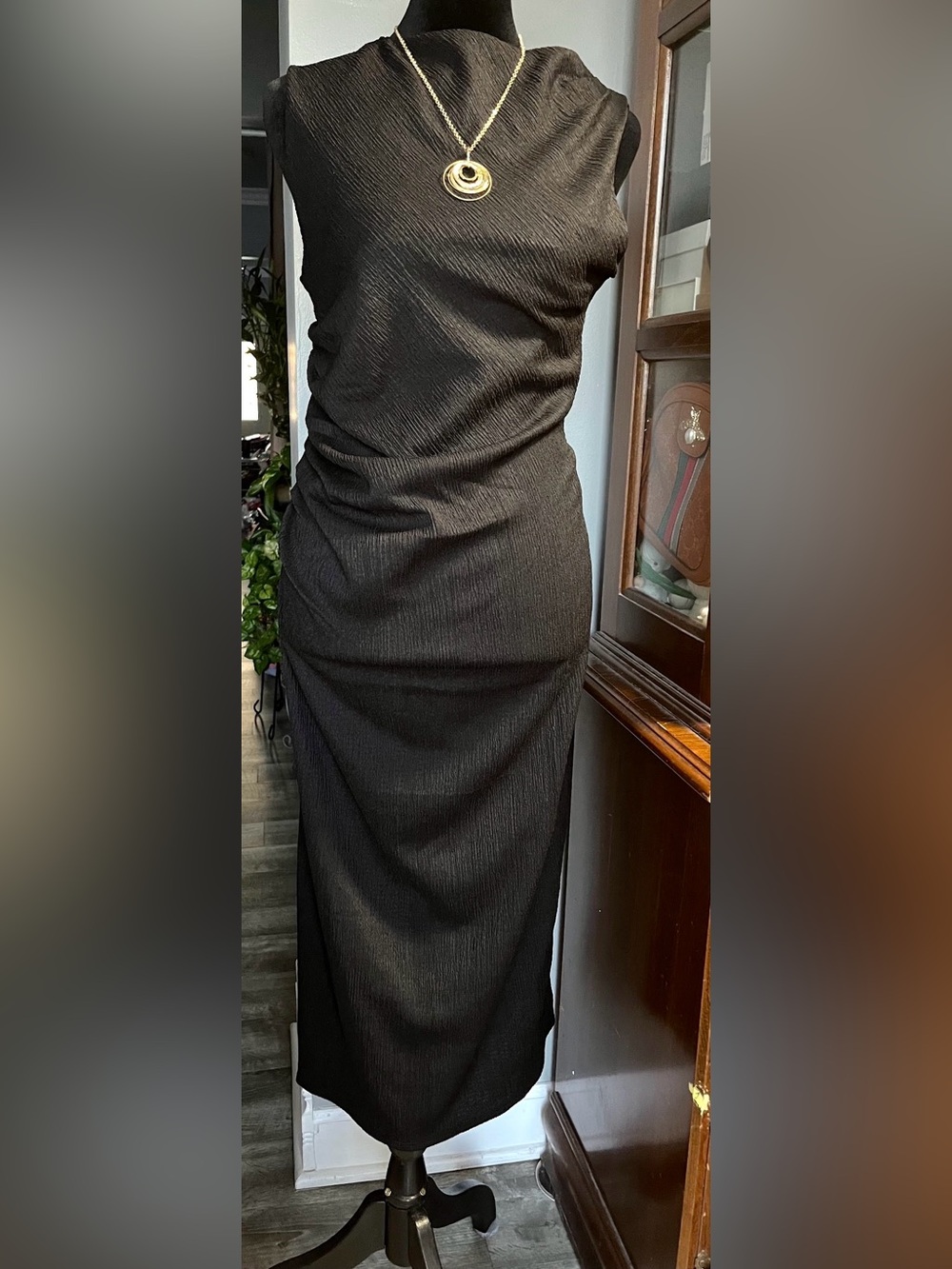 Classic Black Midi dress - Sleek Ribbed Design